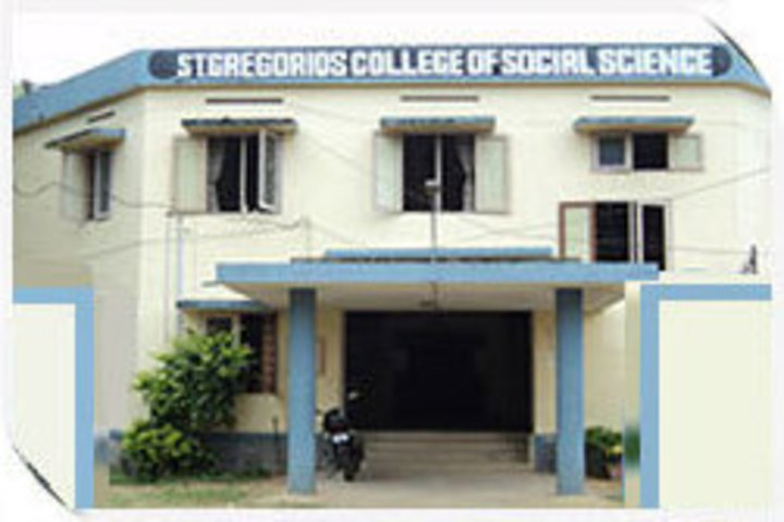 https://cache.careers360.mobi/media/colleges/social-media/media-gallery/19314/2019/12/27/Campus View of St Gregorios College of Social Science Pathanamthitta_Campus-View.jpg
